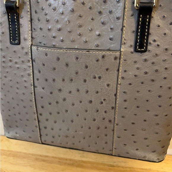 Dooney & Bourke
Lexington Gray Ostrich Purse Shoulder Bag - Picture 7 of 16